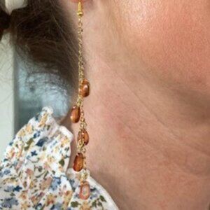 Elegant amber dew drop on gold chain earrings